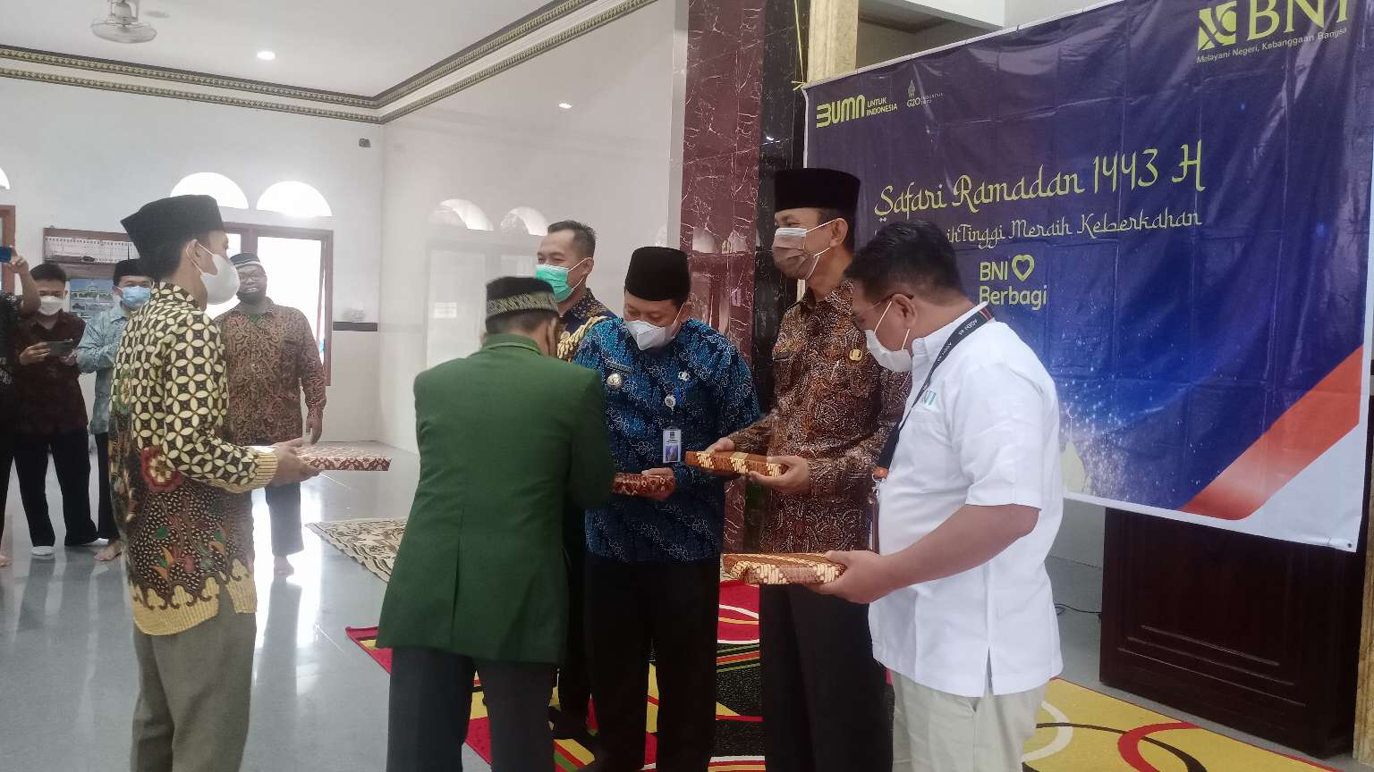 Kerjasama Dinsos Kabupaten Bekasi dan BNI Salurkan 434 Paket Sembako